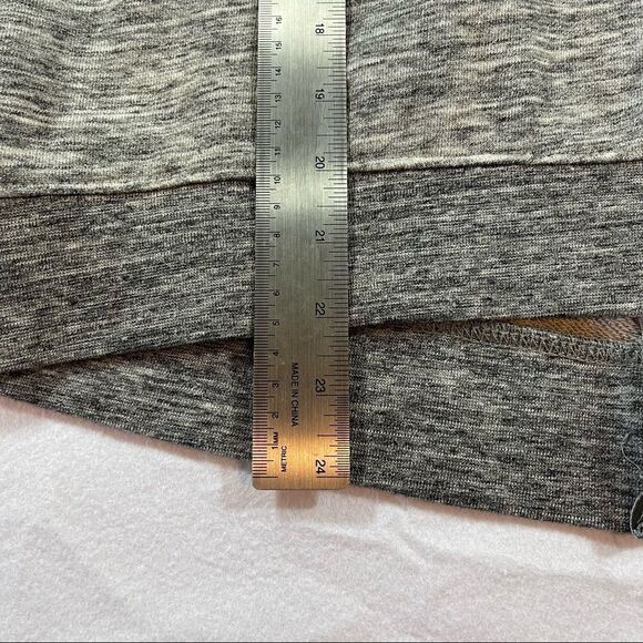 Hard Rock Cafe Sweatshirt with back zip detail - Picture 3 of 5